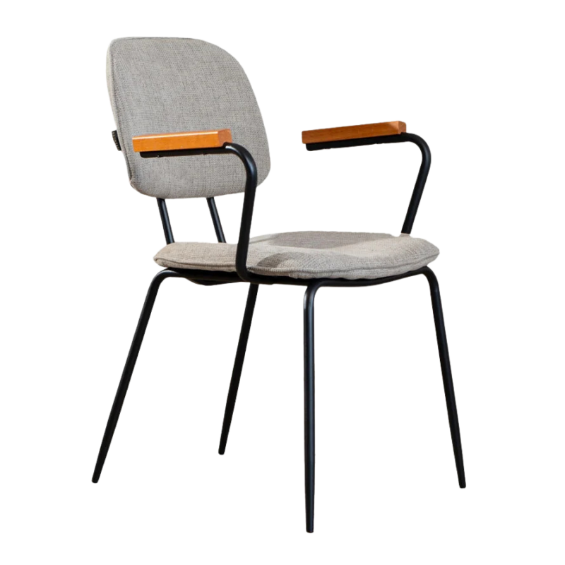 11_cd147b96-b6fe-4295-8baa-59e7e323fd31 Kax stoel off white met houten armleuningen en zwart metalen frame