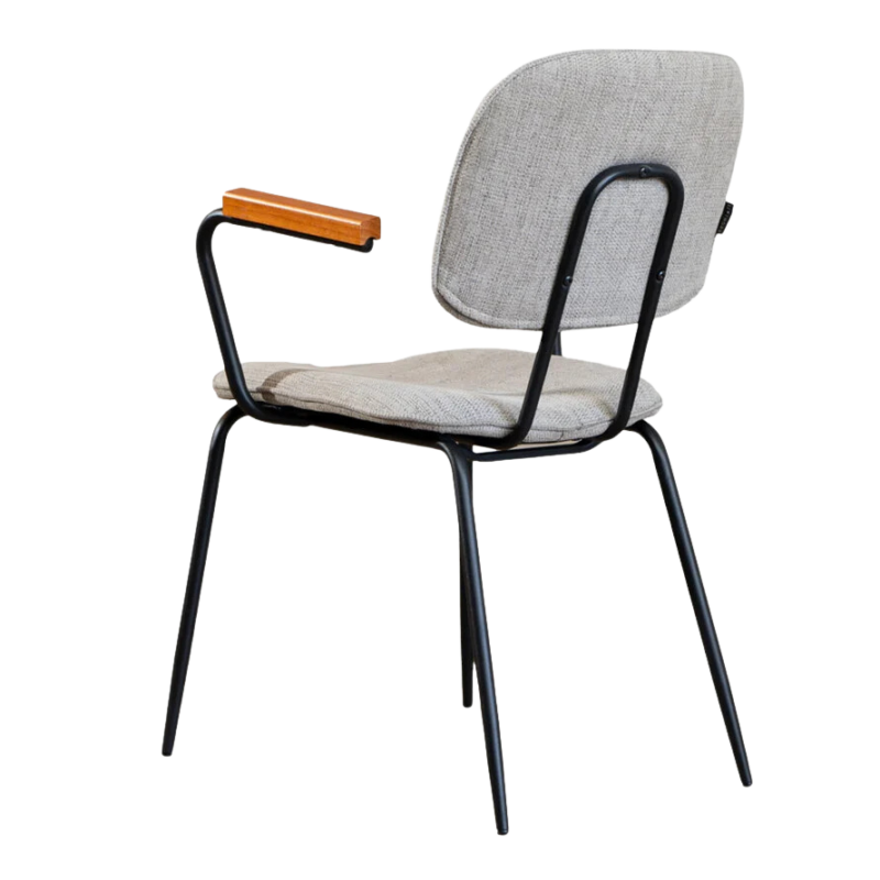 14_9f5eff01-0c15-4a57-a9c4-3d8de26eabd7 Kax stoel off white met houten armleuningen en zwart metalen frame