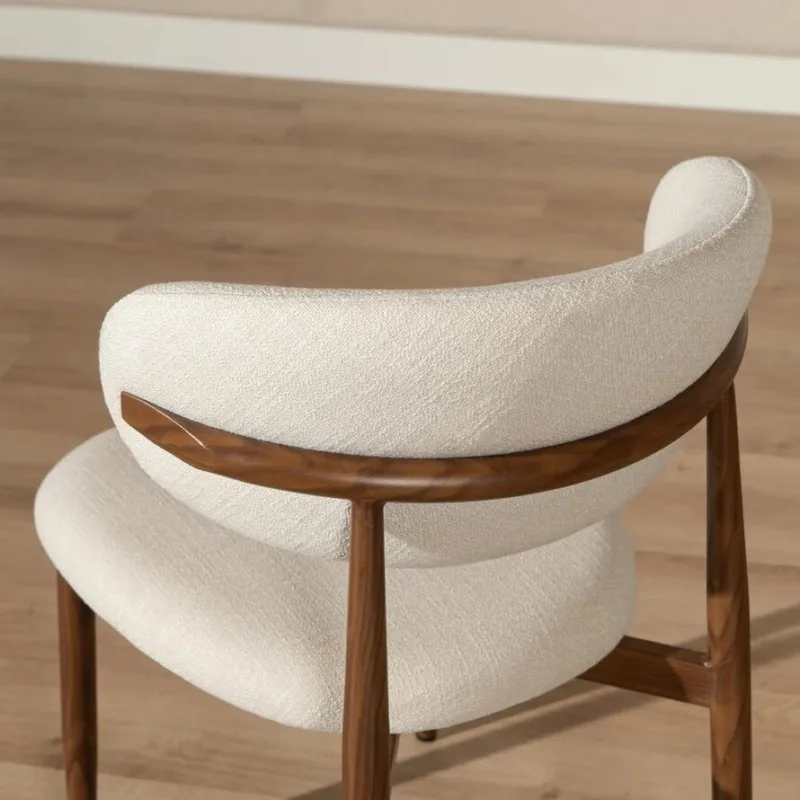 Kera stoel beige met comfortabele zitting en linnenmix bekleding
