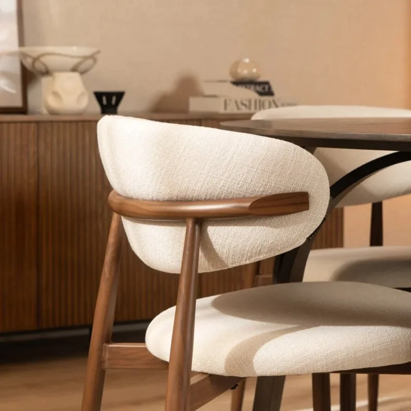 Kera stoel beige met comfortabele zitting en linnenmix bekleding